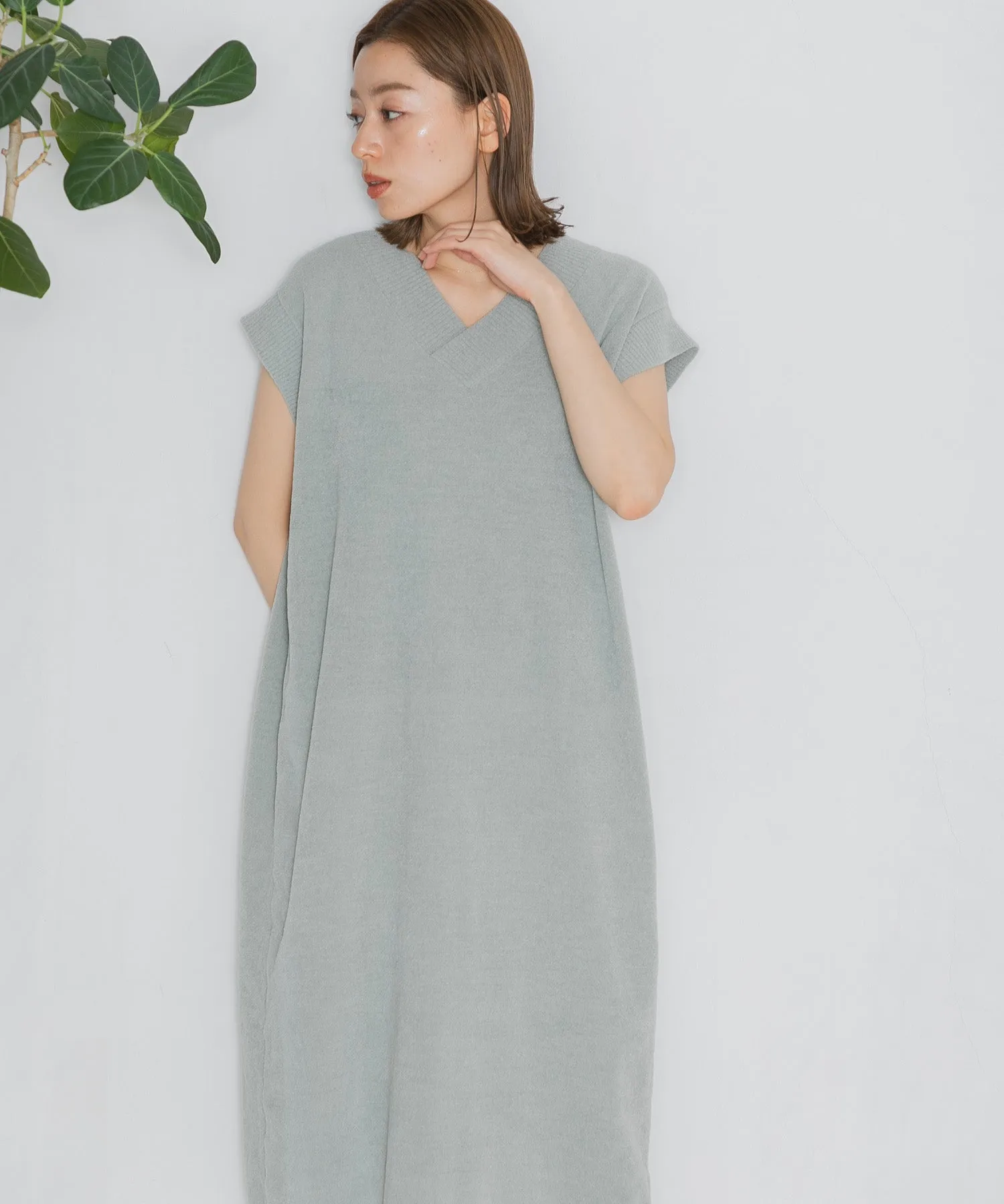 【WOMEN】nestwell CONEBILL - V NECK FRENCH SLEEVE DRESS -