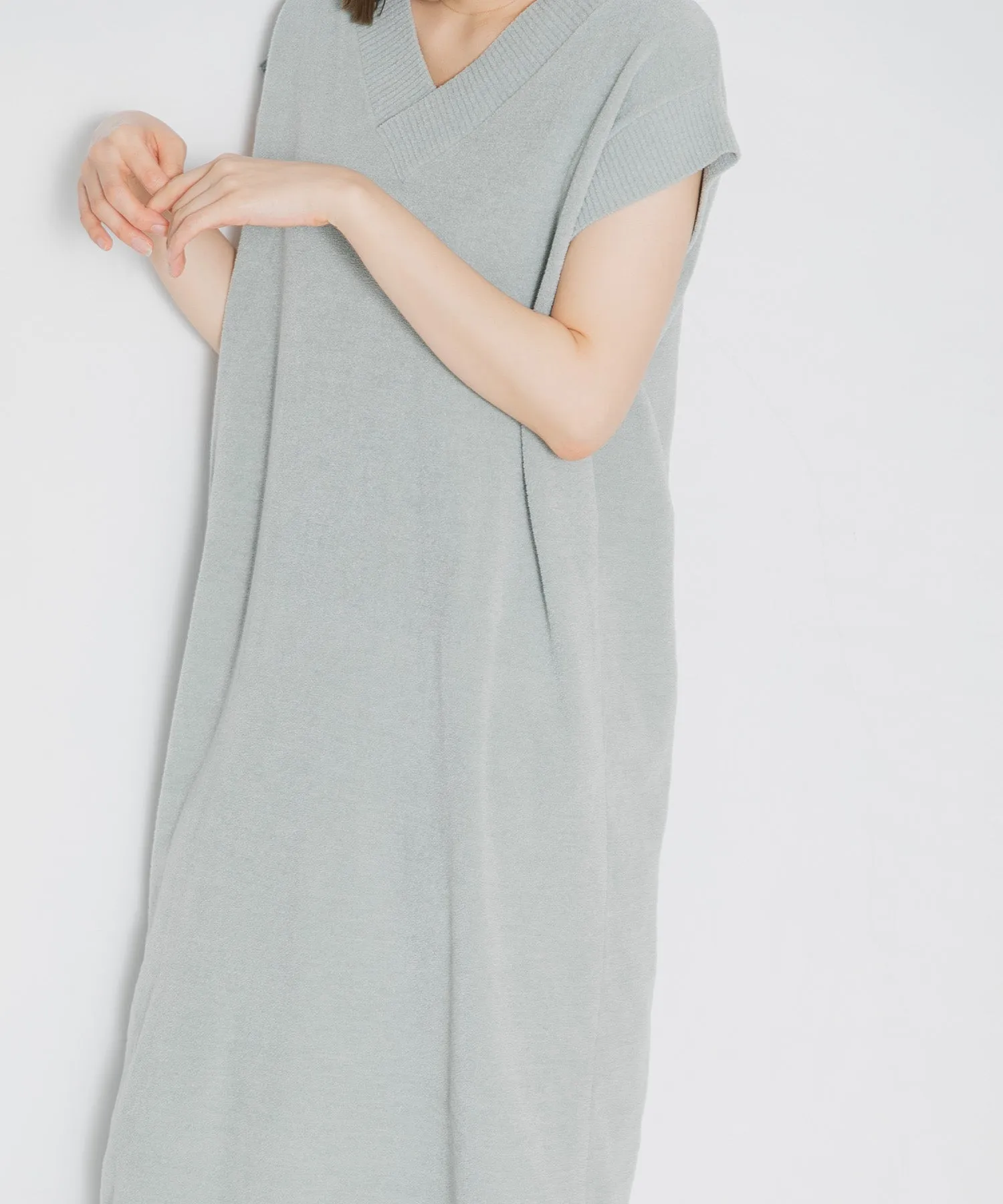 【WOMEN】nestwell CONEBILL - V NECK FRENCH SLEEVE DRESS -